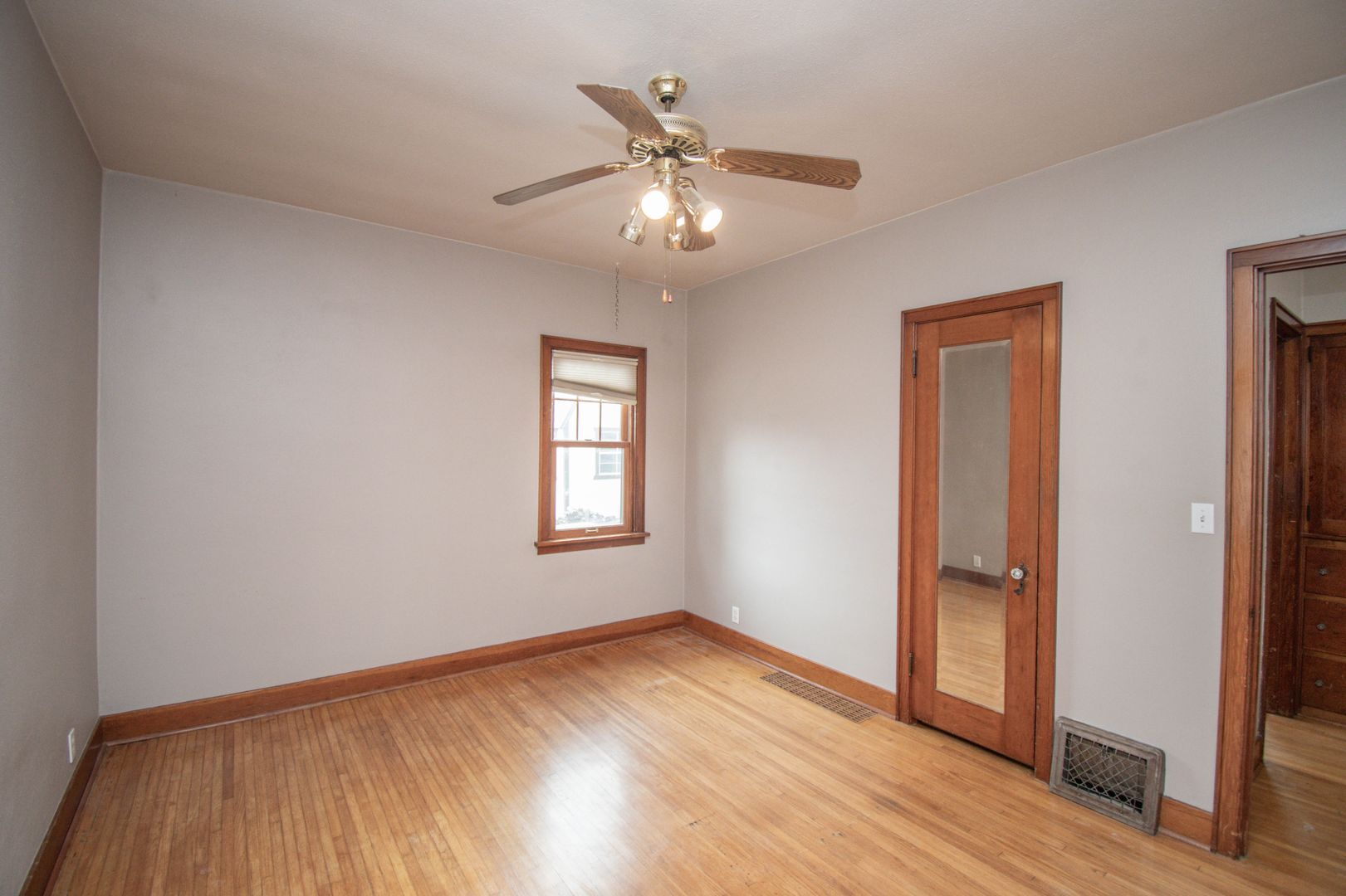 Building Photo - 2116 S Euclid Ave