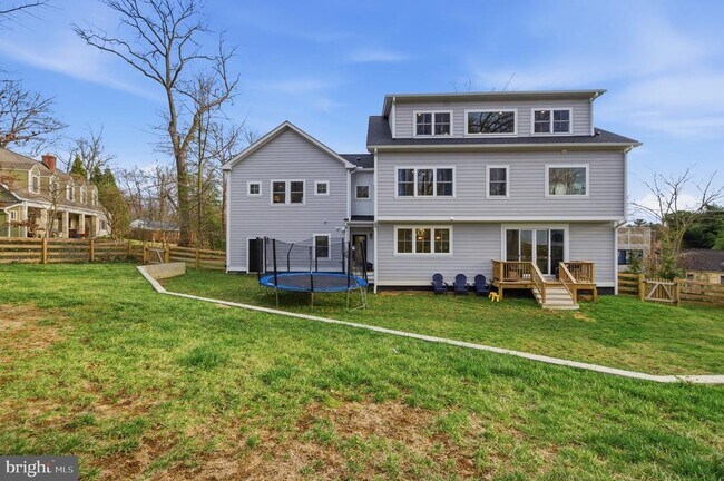 Building Photo - 1304 Gahant Rd