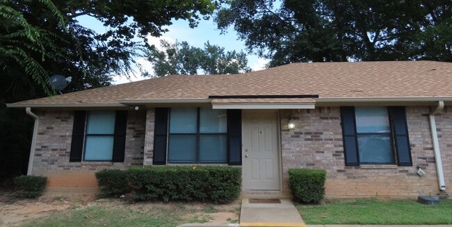 Primary Photo - Whitehouse ISD -3 Bedroom, 2 Bath Duplex