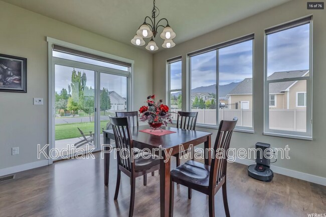 Building Photo - 1463 Kentucky Derby Way