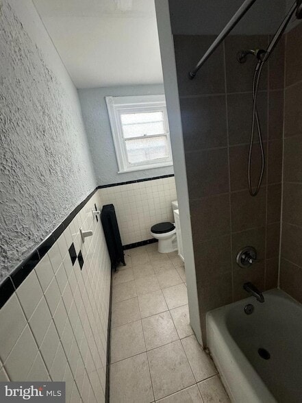 Building Photo - 4660 Castor Ave