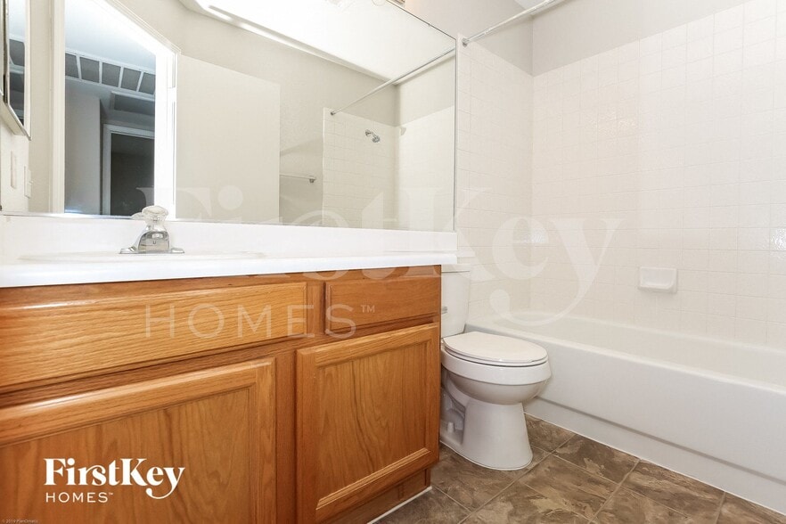 Building Photo - 1800 Navajo Lake Way