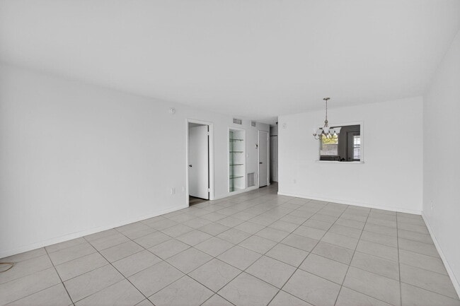 Building Photo - 3550 NE 169th St