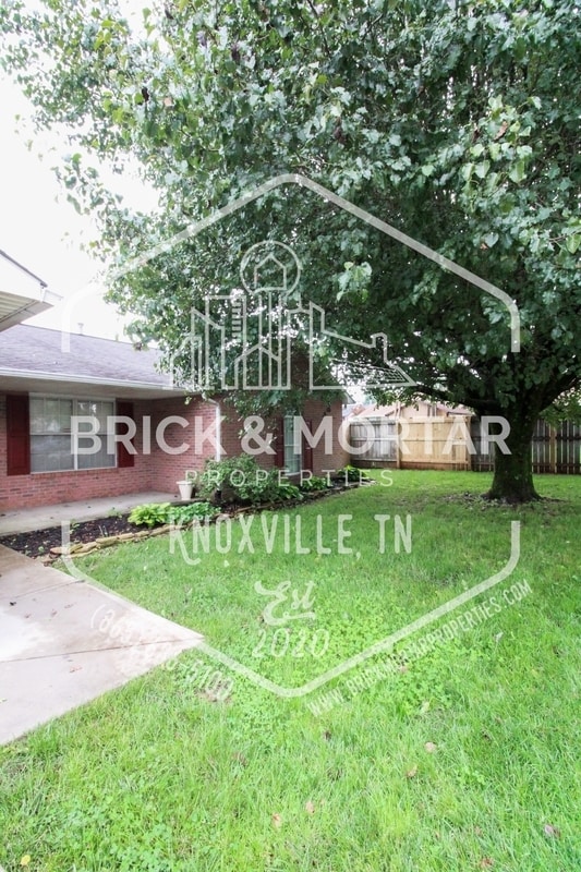 Building Photo - 1006 Davinci Ln