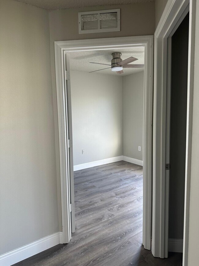 Building Photo - 790 Gillen Ave NW