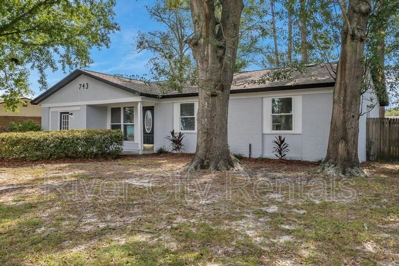 Building Photo - 743 Trambley Dr E