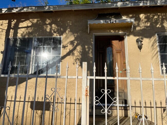 Front Entrance - 14725 Polk St