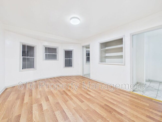 Building Photo - 2710 Park Ave