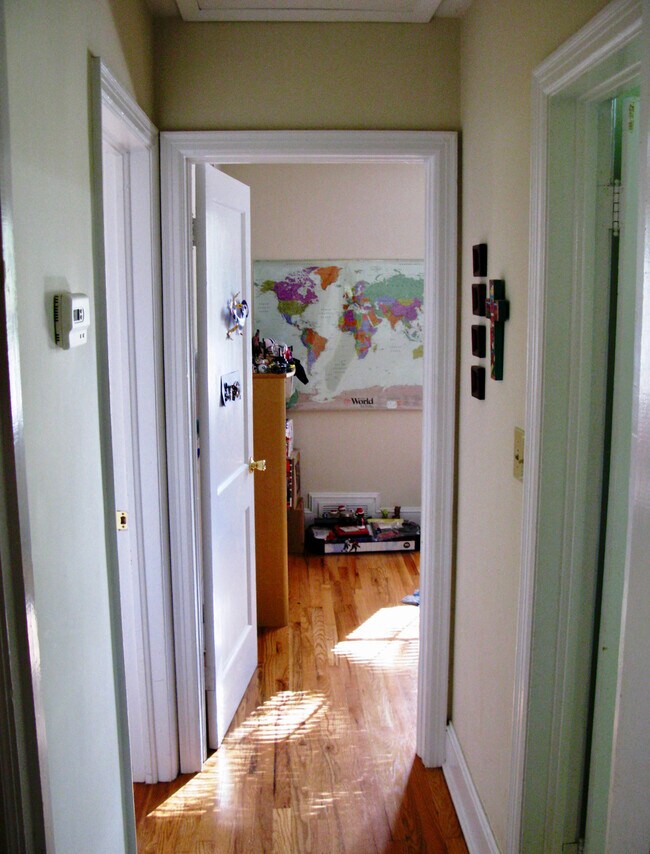 Building Photo - 410 Pineneedle Rd