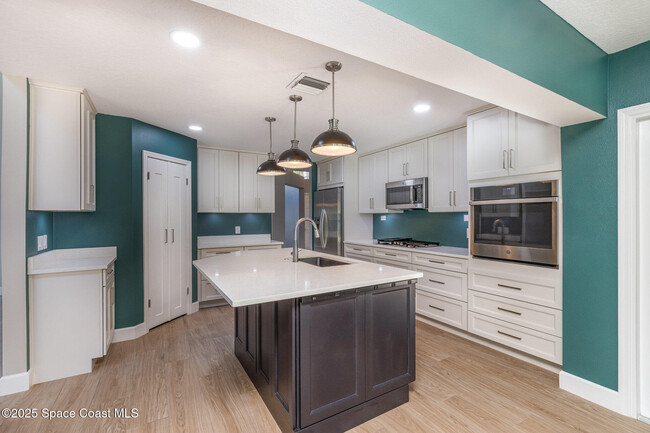 Building Photo - 3236 Helmsdale Ct