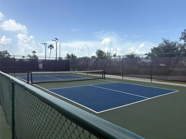 Building Photo - 205 Andover Pl N