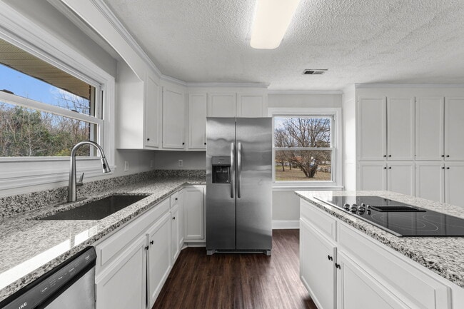 Building Photo - 1435 Auten Rd