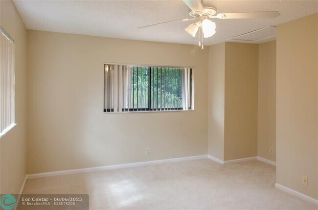 Building Photo - 8638 Eagle Run Dr