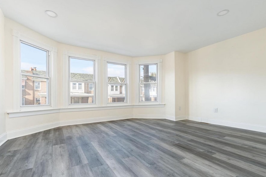 Building Photo - 46 W Washington Ln