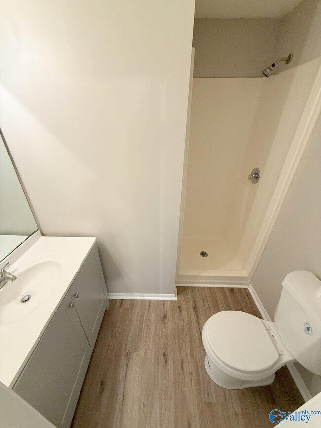 Building Photo - 2700 Lantern Walk SE