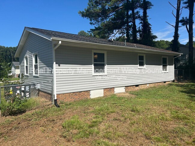 Building Photo - 2325 Quartz Ct