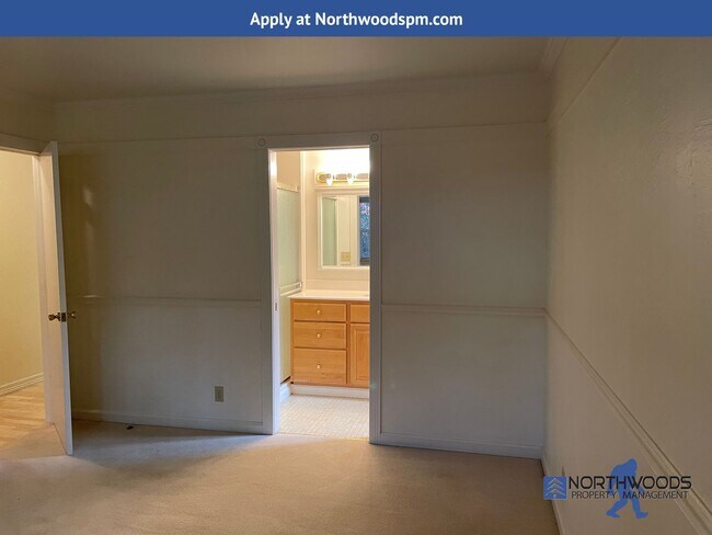 Building Photo - 518 Girard Cir