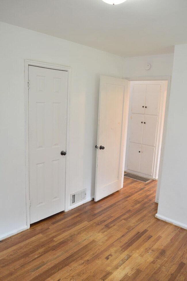 Building Photo - Beautiful Home in Historic Salt Lake District!