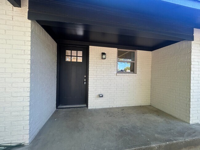 Building Photo - 101 Hillcrest Dr