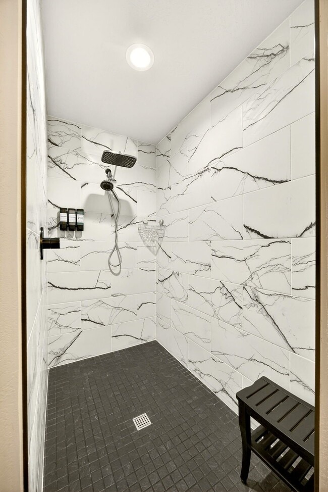 Building Photo - 4711 Red Tail Dr