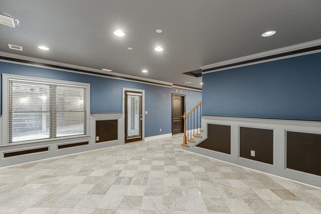 Building Photo - 940 Chateau Forest Rd