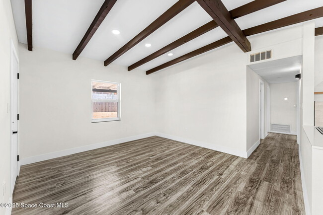 Building Photo - 2295 Allan Adale Rd