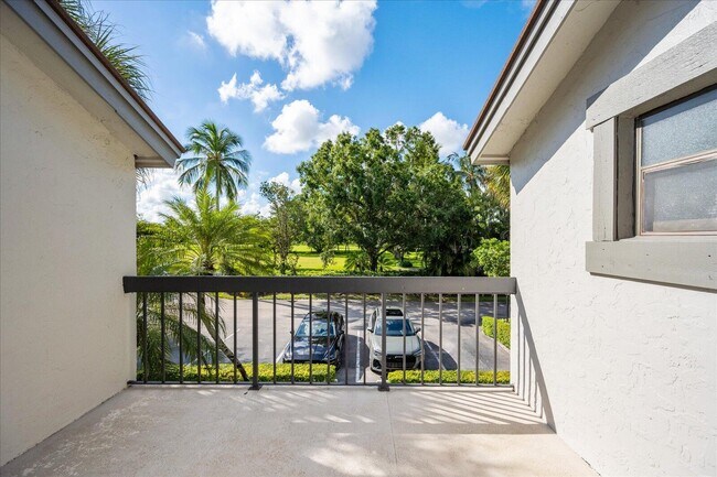 Building Photo - 11311 Pond View Dr