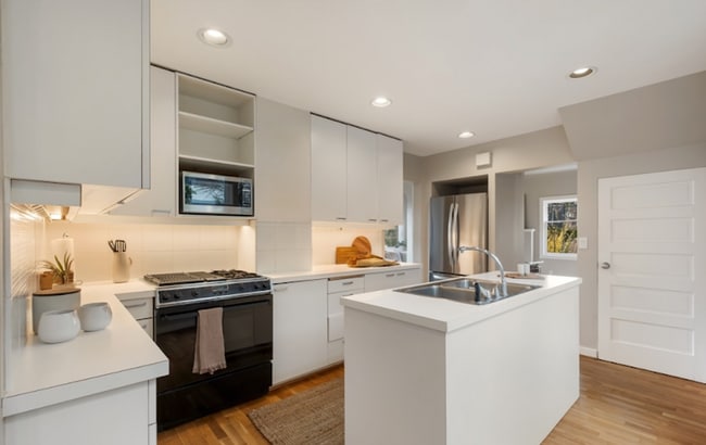 Building Photo - Wallingford Home
