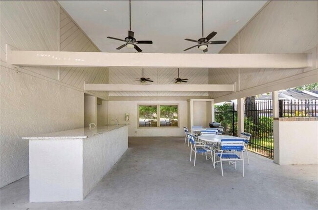 Building Photo - 4965 Puritan Cir