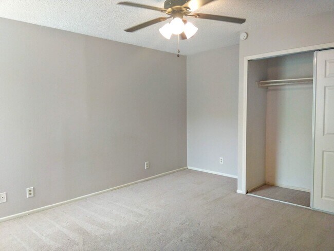 Building Photo - Two Bedroom Two Story Townhome In Amazing ...