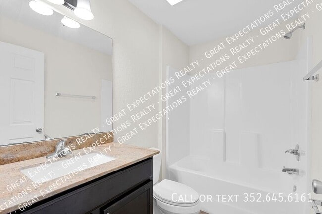 Building Photo - 15 Laurel Pass