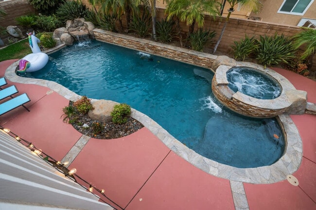 Building Photo - 2003 Pierce Ct