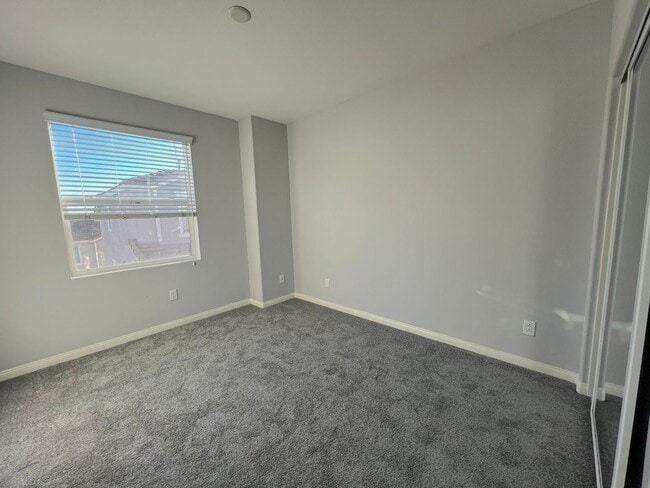 Building Photo - 4 Bedroom townhome available now in Cypress