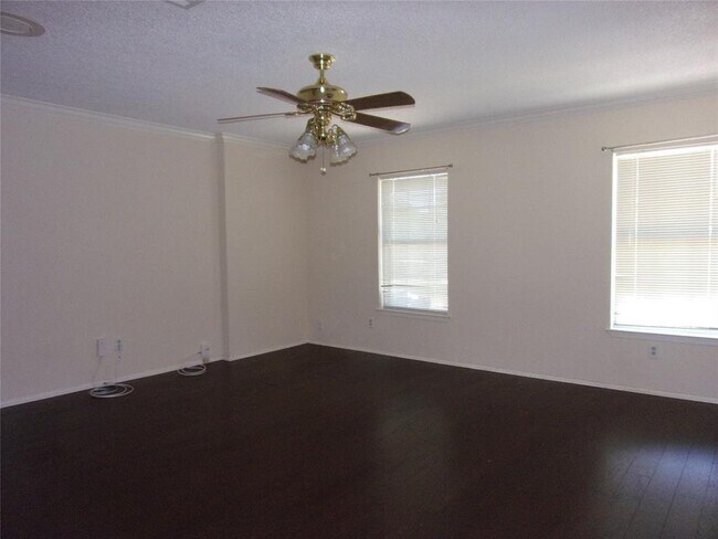 Building Photo - 6301 Back Bay Ln