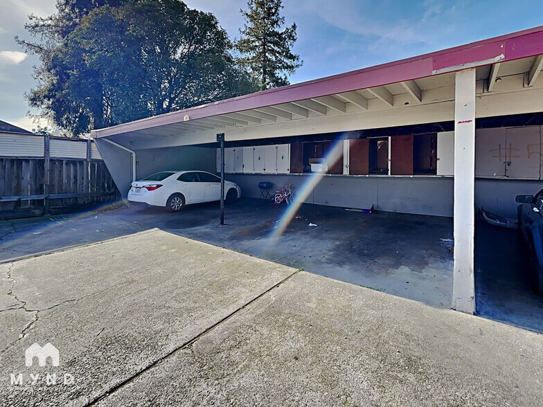 Building Photo - 237 N 8th St