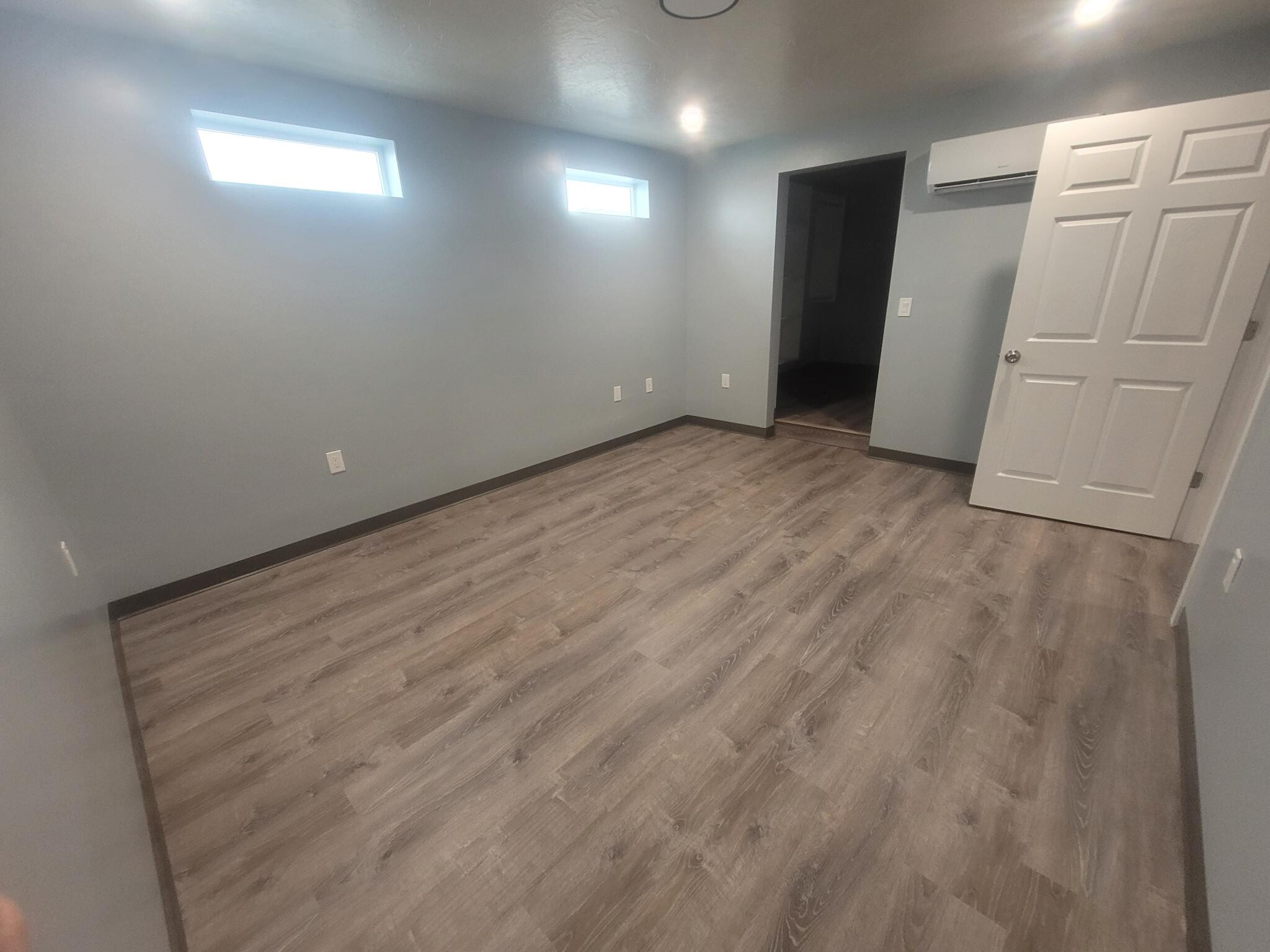 Building Photo - 168 E 70 S