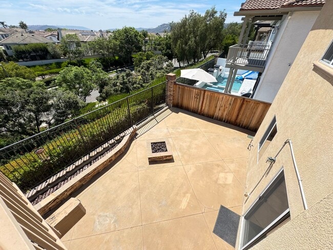 Building Photo - Beautiful 4Bd/2.5Ba Home in Aliso Viejo!