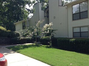 Building Photo - For Rent