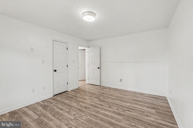 Building Photo - 78 Woodmount Dr