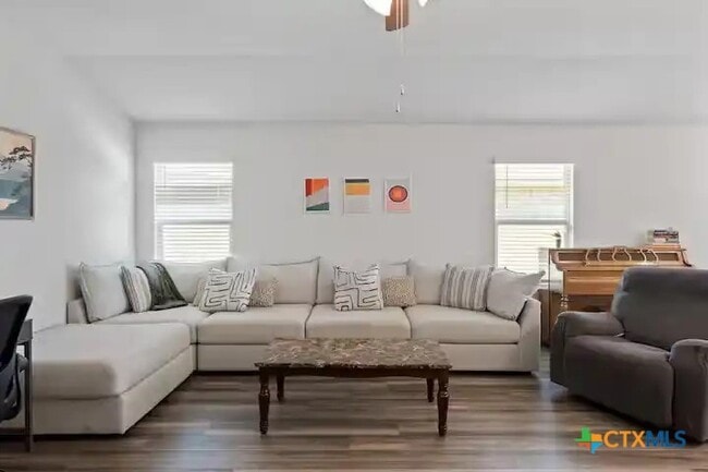 Building Photo - 3854 Lorenzen Ct