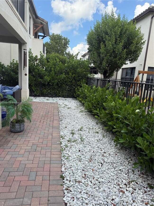 Building Photo - 9823 W 34th Ln