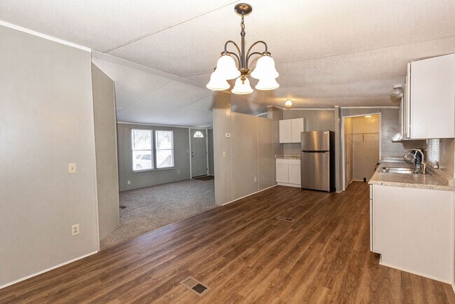 Building Photo - 108 Sherwood Ct