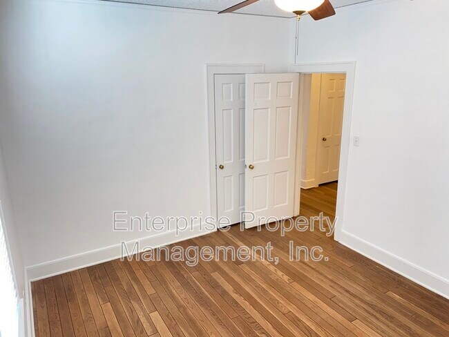 Building Photo - 451 S Reese St