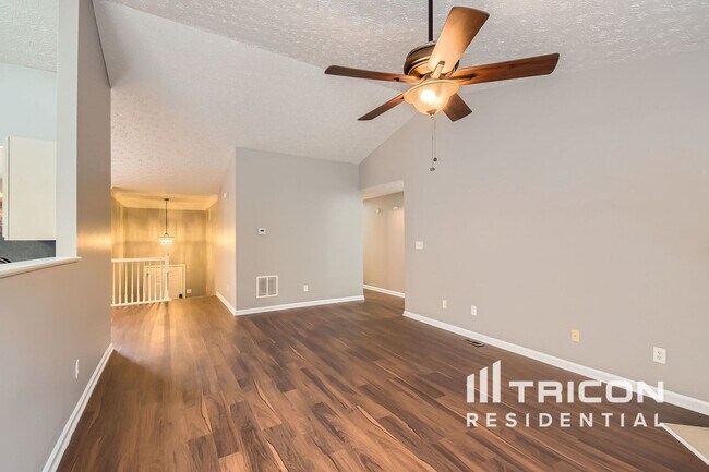 Building Photo - 3055 W Green Loop