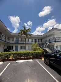 Building Photo - 2440 Lake Osborne Dr