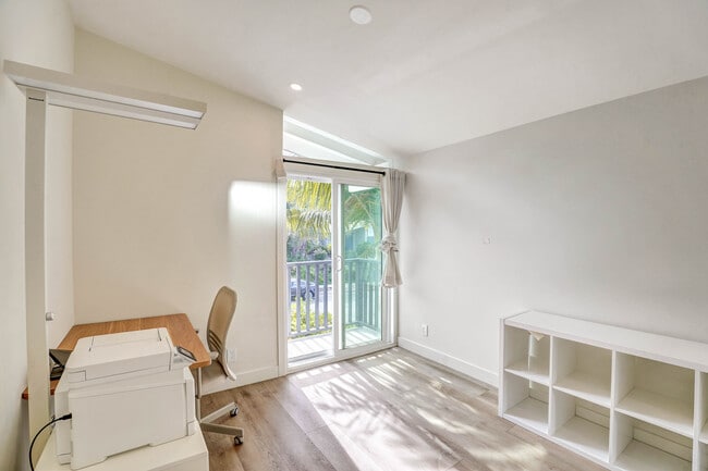 Building Photo - 27438 Elmbridge Dr