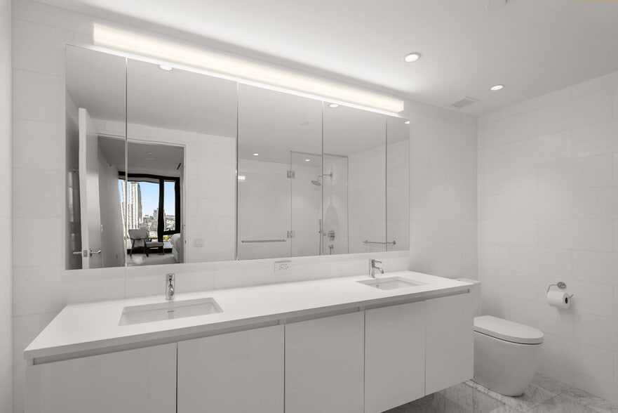 Building Photo - 685 1st Ave