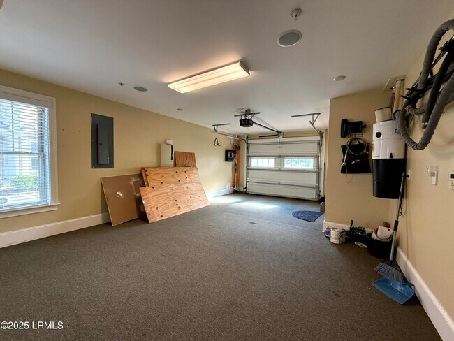 Building Photo - 54 Battery Crk Clb Dr