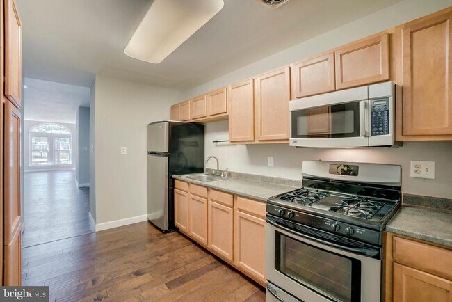 Building Photo - 1522 E Baltimore St