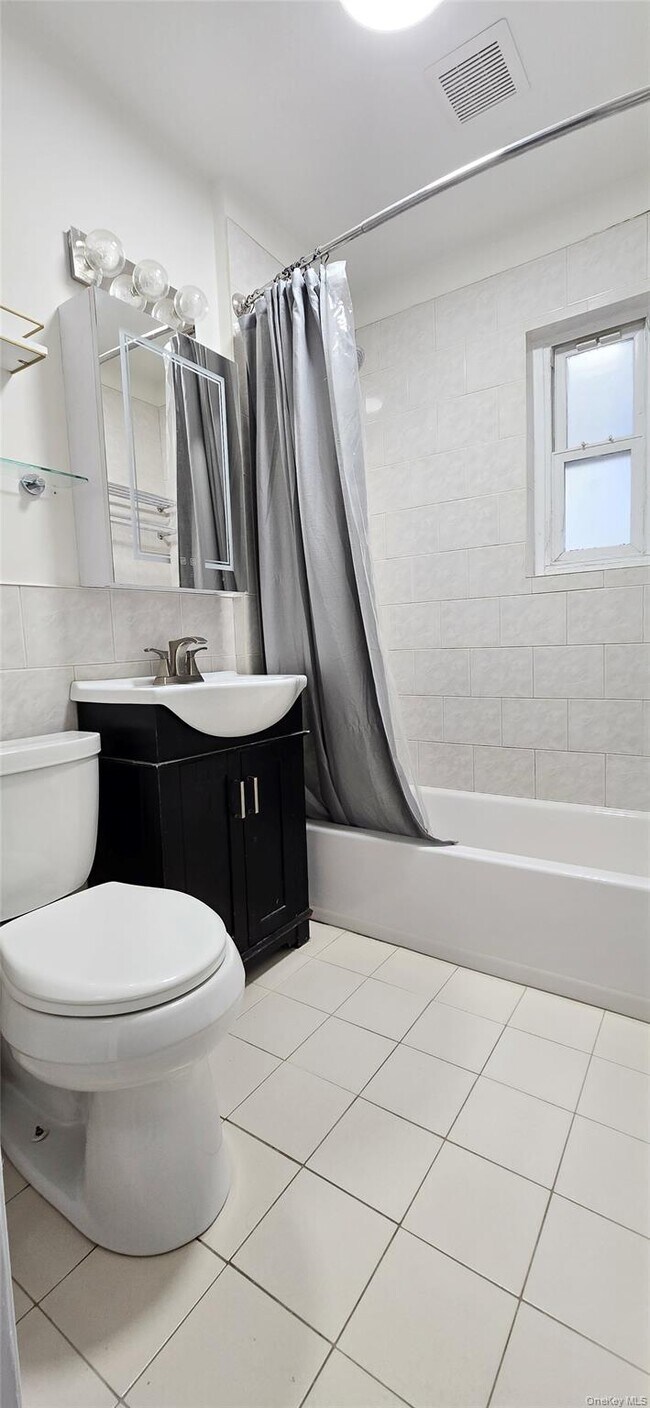 Building Photo - 40-19-4196 196th St